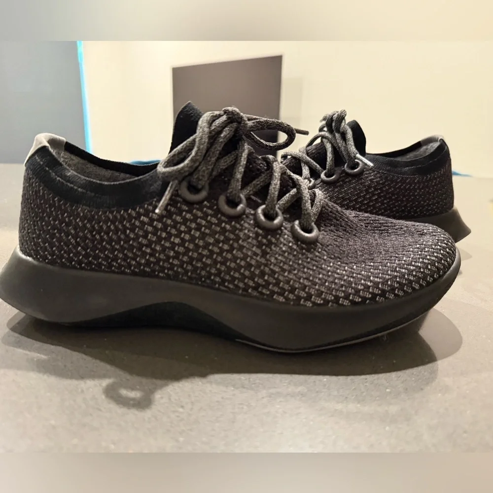 ALLBIRDS Women's Tree Dasher Shoe Sneaker in Black Obsidian Size 8 Like New